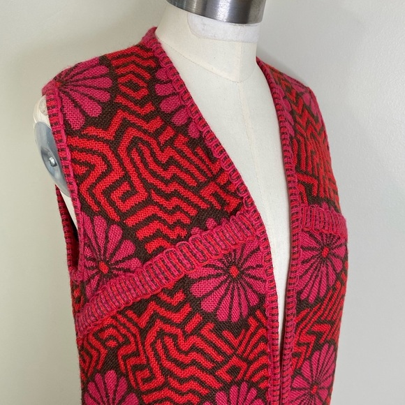 70s VINTAGE KNIT HIPPY VEST WITH DESIGNS AND FLOWERS 🌺 WITH A THICK WOVEN EDGE - Picture 8 of 12